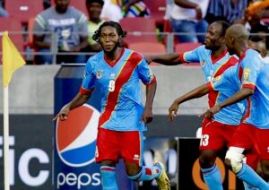 Dieumerci Mbokani : l’éternelle légende des Léopards raccroche définitivement les crampons !