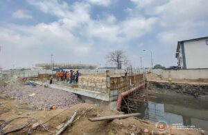 Kinshasa: Bataille contre l&rsquo;Anarchie Urbaine pour Éviter le Chaos des Inondations