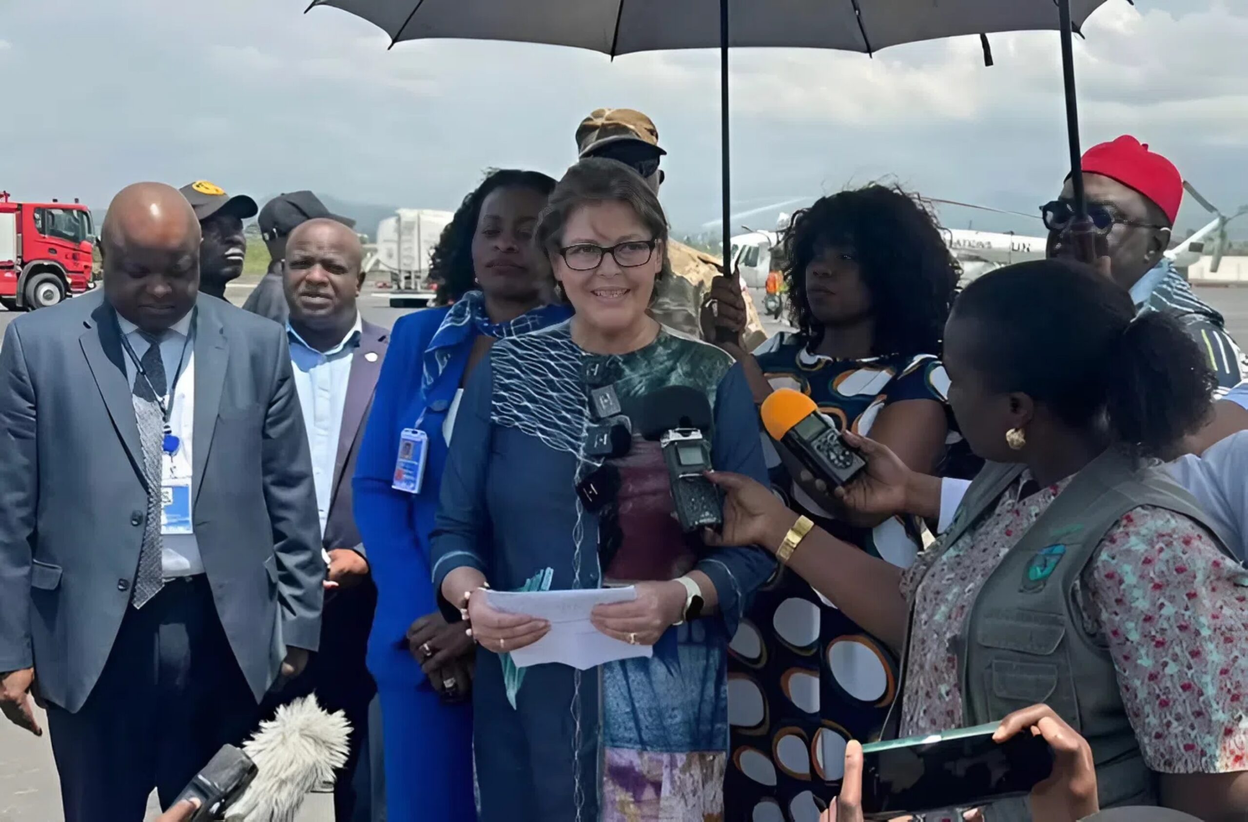Goma rouvre son ciel : la cheffe intérimaire de la MONUSCO atterrit ...