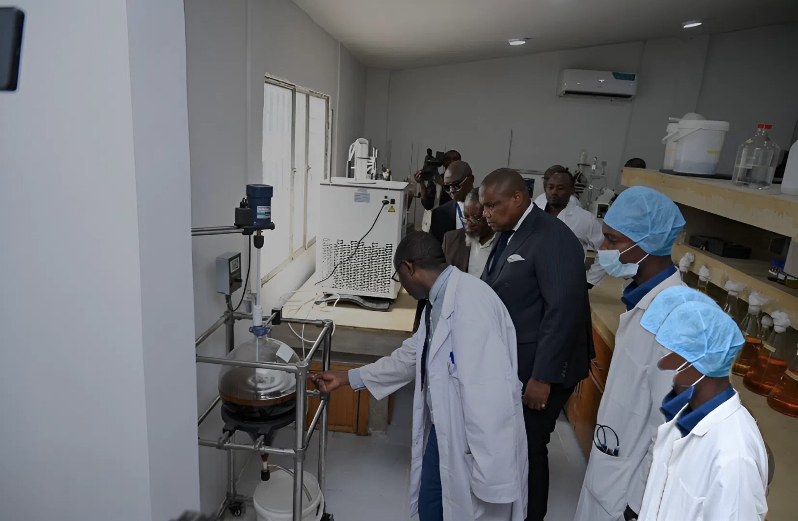 Le FPI soutient le CREPPAT pour renforcer la production locale des médicaments en RDC