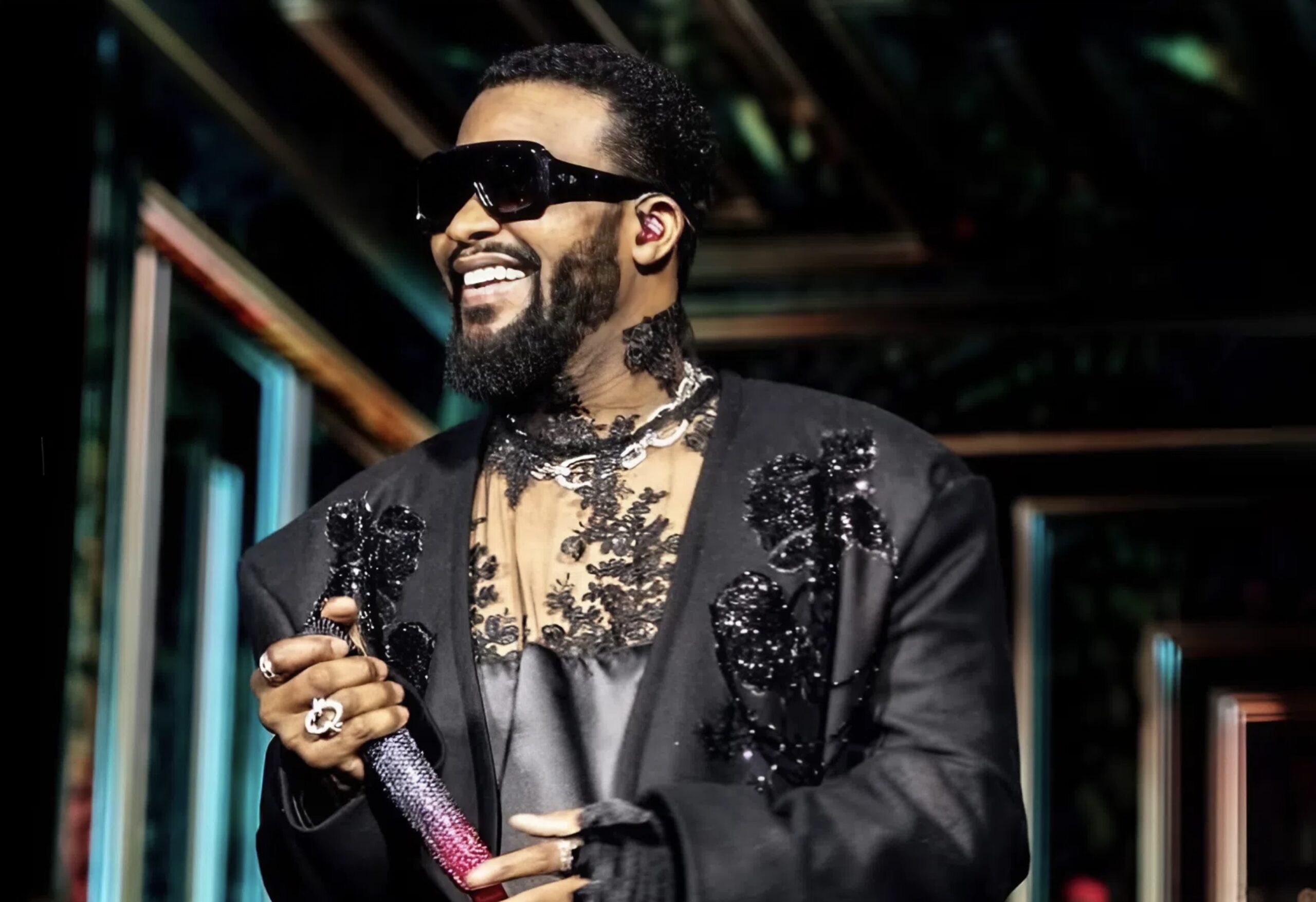 Fally Ipupa : triomphe au Stade de France et chiffres vertigineux d’un succès historique