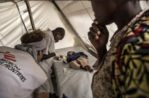 Sud-Ubangi : la rougeole en recrudescence, MSF intensifie la riposte face à une situation préoccupante