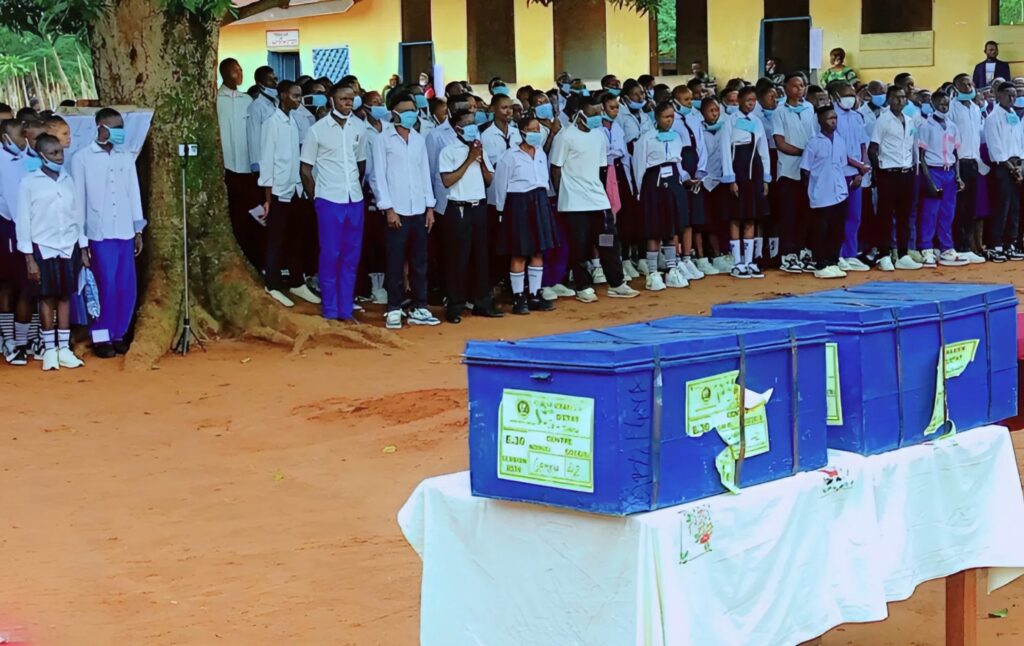 Examen d’État 2026 au Sud-Ubangi : 17 429 finalistes dans 22 options sous le strict respect des mesures barrières contre Ebola