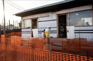 Ebola en RDC : près de 2 000 cas et plus de 700 morts, MSF lance un cri d’alarme face à une épidémie hors de contrôle