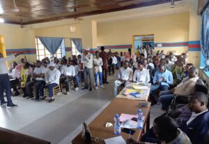 Sud-Ubangi : les jeunes participants à un Grand débat se prononcent en faveur d&rsquo;une réforme de la Constitution