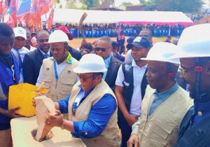 Gemena : Angèle Bangasa Yogo pose la première pierre du nouvel hôtel de ville financé par le gouvernement central